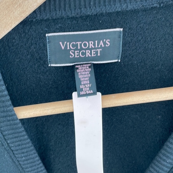 Victoria Secret”LOVE” Sweater❤️ - Picture 5 of 6